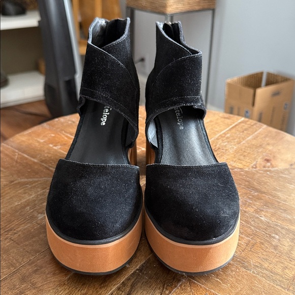 Antelope Iris Suede Wedge Chuck Heel Closed Toe Clogs 10 NWOB - Picture 10 of 13